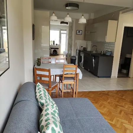 Apartment Park View, Close To River, Ac, Bauhaus Vibe, 2 Balconies *