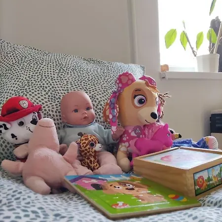 Lägenhet Park View, Close To River, Ac, Bauhaus Vibe, 2 Balconies