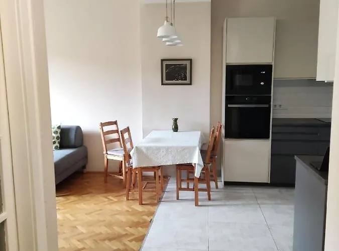 Park View, Close To River, Ac, Bauhaus Vibe, 2 Balconies Apartmán *